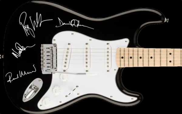 PINK FLOYD BLACK FENDER STRATOCASTER GUITAR SIGNED - Image 2