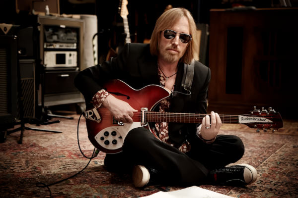 ORIGINAL TOM PETTY SUNRISE RICKENBACKER GUITAR SIGNED - Image 7