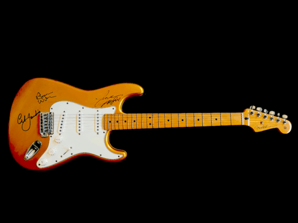 🔥 HOT GUITAR AUCTION!! THE BEACH BOYS  RARE SIGNED AUTOGRAPHED FENDER GUITAR, IAS CERTIFIED 🔥 - Image 2