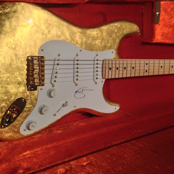 ERIC CLAPTON SIGNATURE FENDER STRATOCASTER GOLD LEAF GUITAR SIGNED, IAS CERTIFIED - Image 3