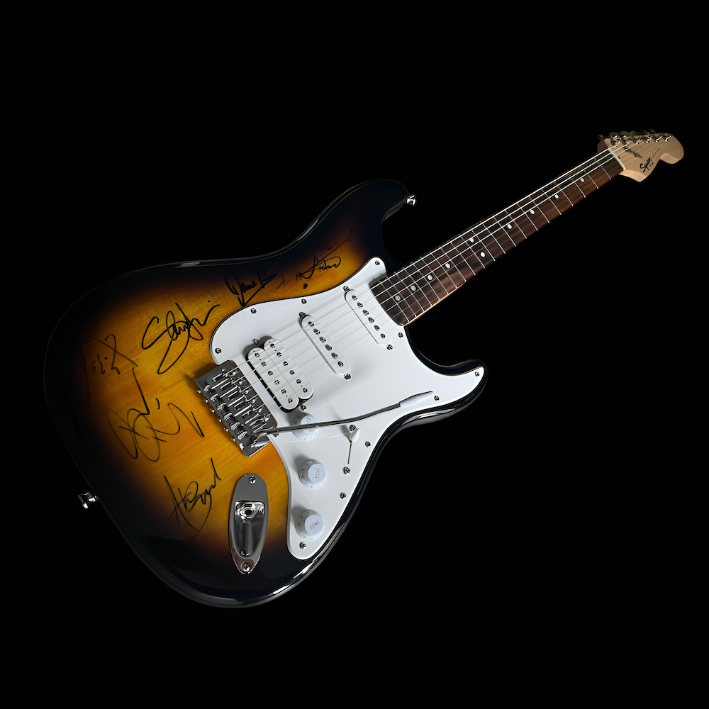 IRON MAIDEN ORIGINAL FENDER STRATOCASTER GUITAR SIGNED - Image 2